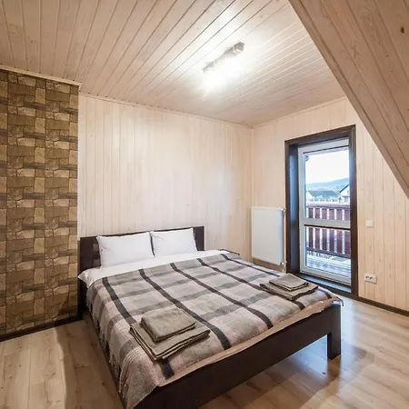 під горбком Дом отдыха *